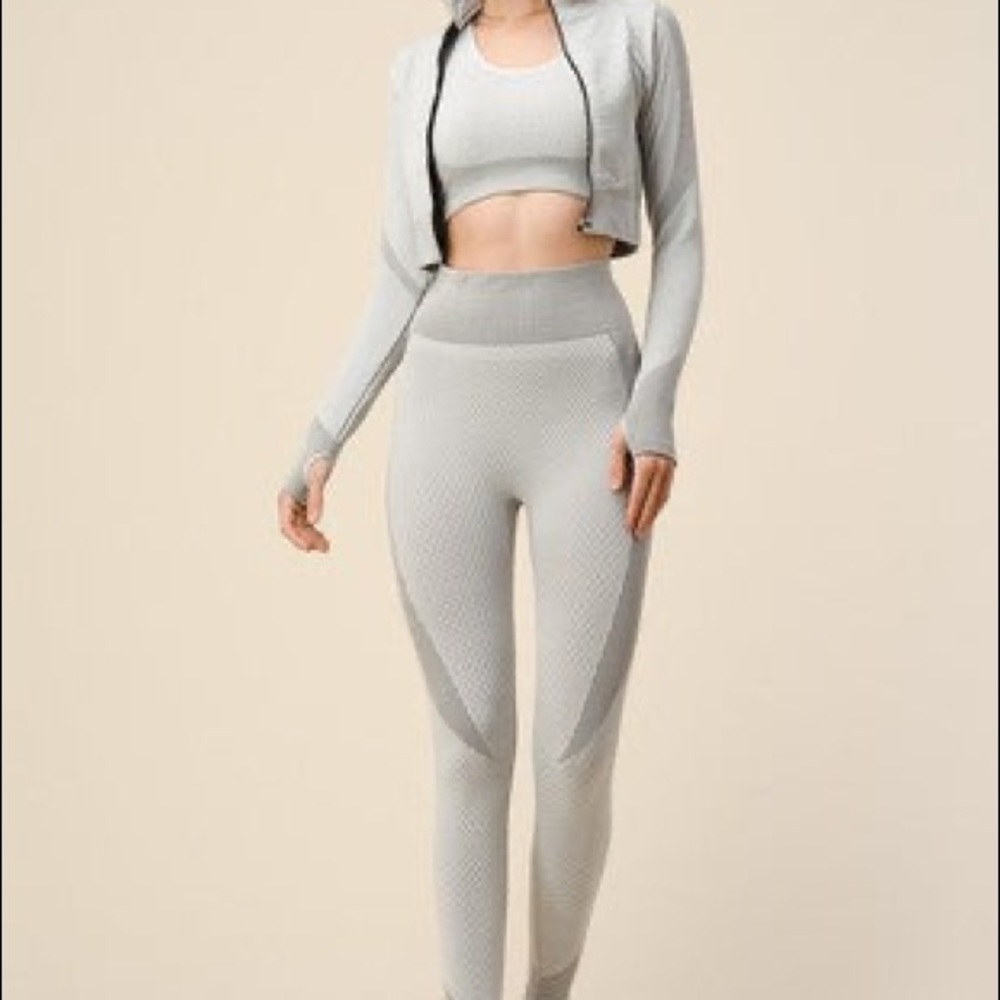 Threes pics leggings set